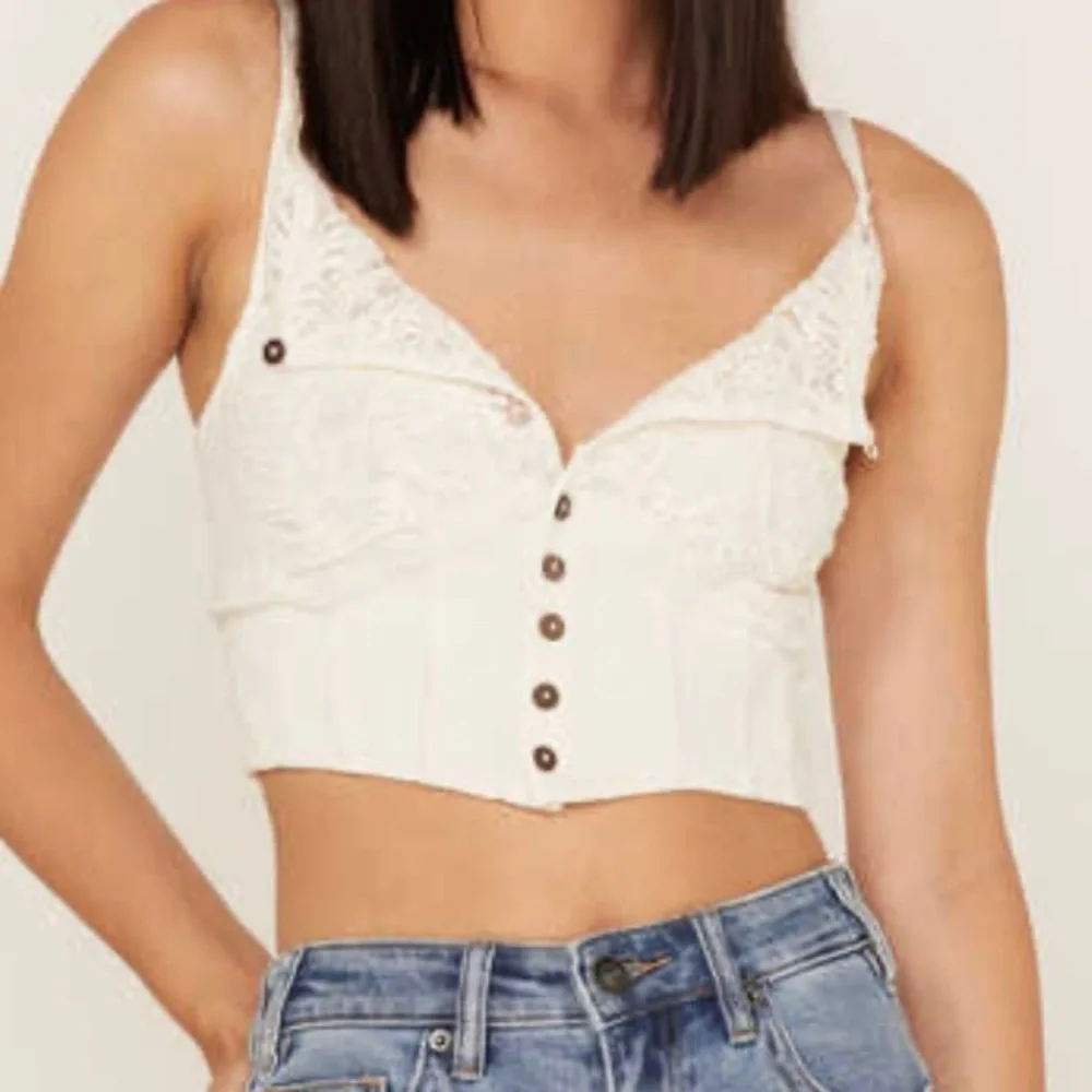 FREE PEOPLE WHITE HAVE MY HEART CROPPED TANK TOP sz. M NWT